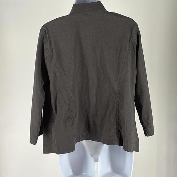 Stylish Lightweight Eileen Fisher Gray Jacket - Picture 2 of 4